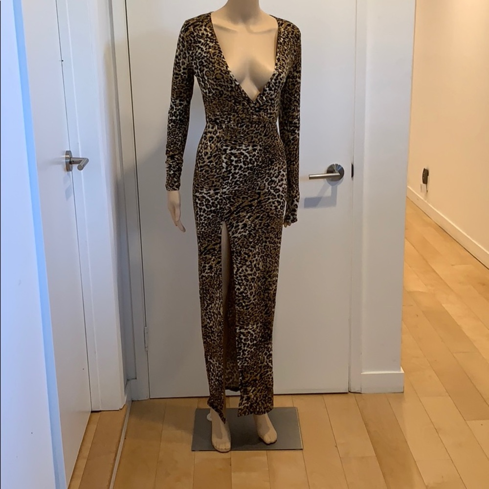 Super sexy leopard print maxi dress-deep neckline